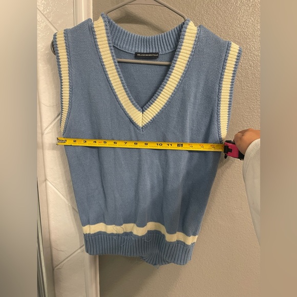 Brandy Melville Knit Vest - Blue, Cream (One size) - Picture 4 of 9